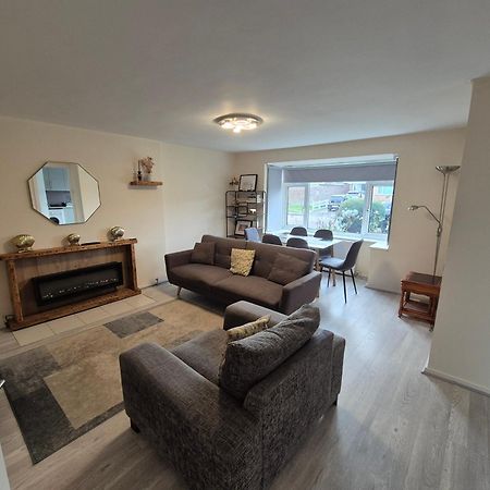 Lovely & Beautiful 2 Bed-Apartment In Borehamwood Exterior foto