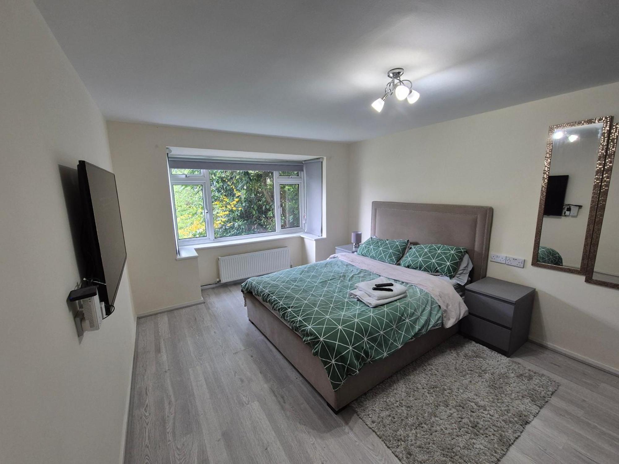 Lovely & Beautiful 2 Bed-Apartment In Borehamwood Exterior foto